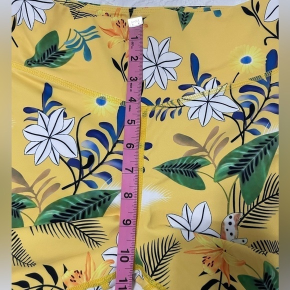 EUC ZYIA Size 6-8 Yellow Floral Reflective Leggings - Picture 8 of 12